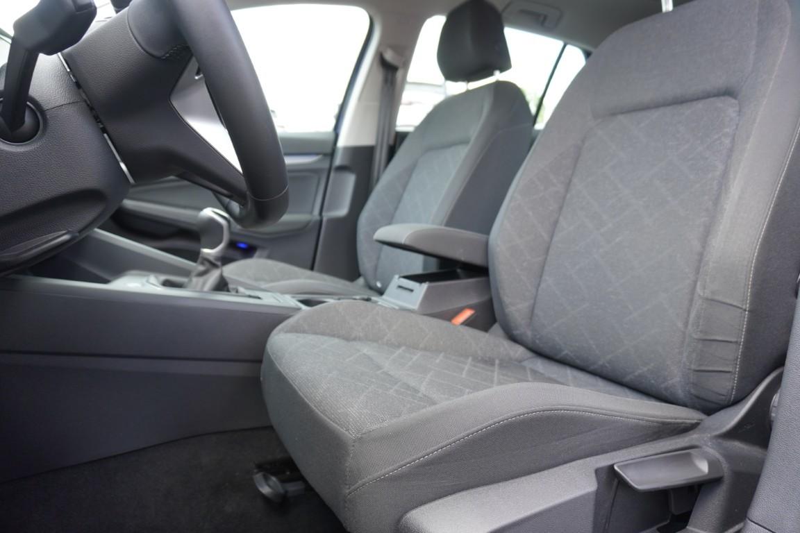 Volkswagen Golf VIII 1.0 TSI Life LED ACC Standheizung AHK, миниатюра 11