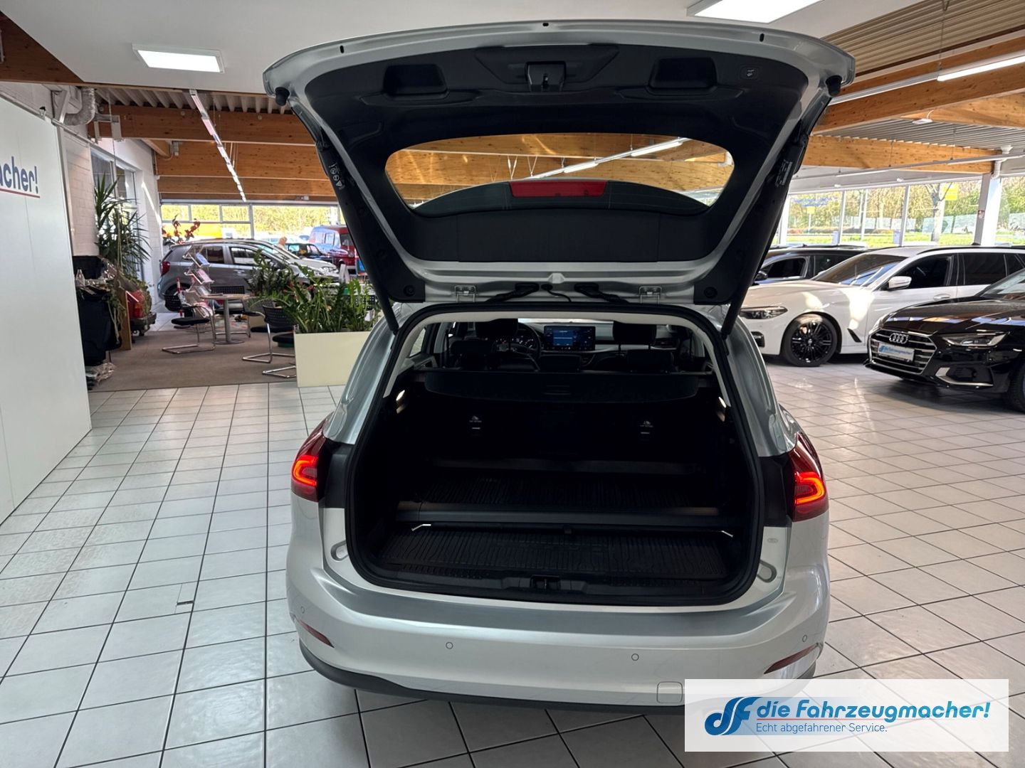 Fahrzeugabbildung Ford Focus Turnier Titanium 1.5 EcoBlue *Facelift*