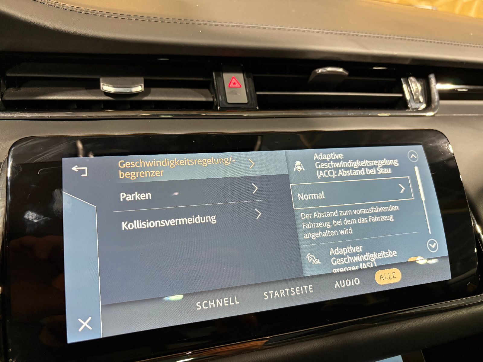 Fahrzeugabbildung Land Rover Range Rover Evoque Autobiography/PANO/KAMERA/ACC