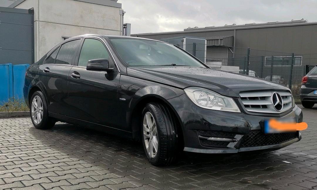 Mercedes-Benz C 220