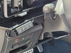 Fahrzeugabbildung Rafale 300 E-Tech Plug-in Hybrid 4x4 Atelier Alp