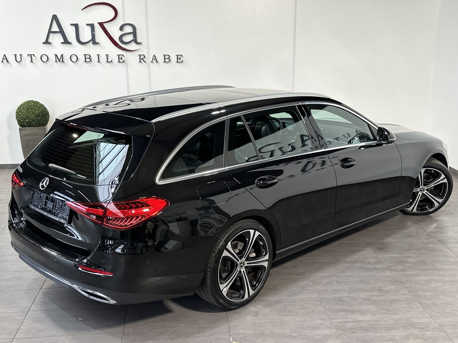 Fahrzeugabbildung Mercedes-Benz C 220d T Avantgarde NAV+LED+AHK+KAM+PANO+V-COCK