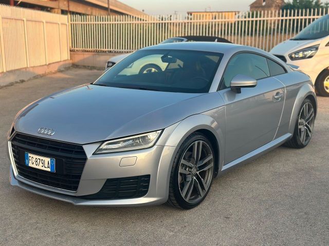 AUDI TT