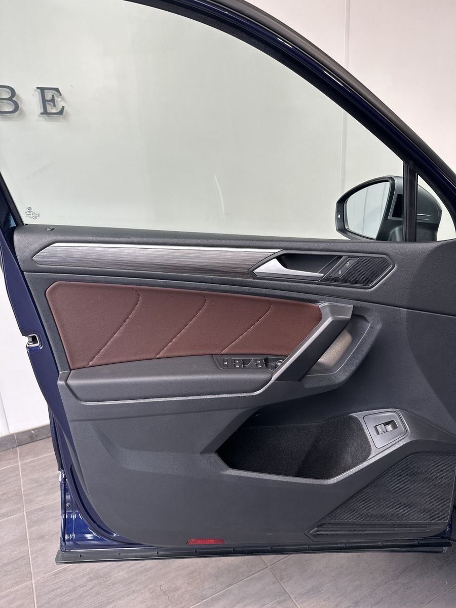 Fahrzeugabbildung Volkswagen Tiguan Allspace Sport NAV+MATRIX+AHK+360°+18ZOLL