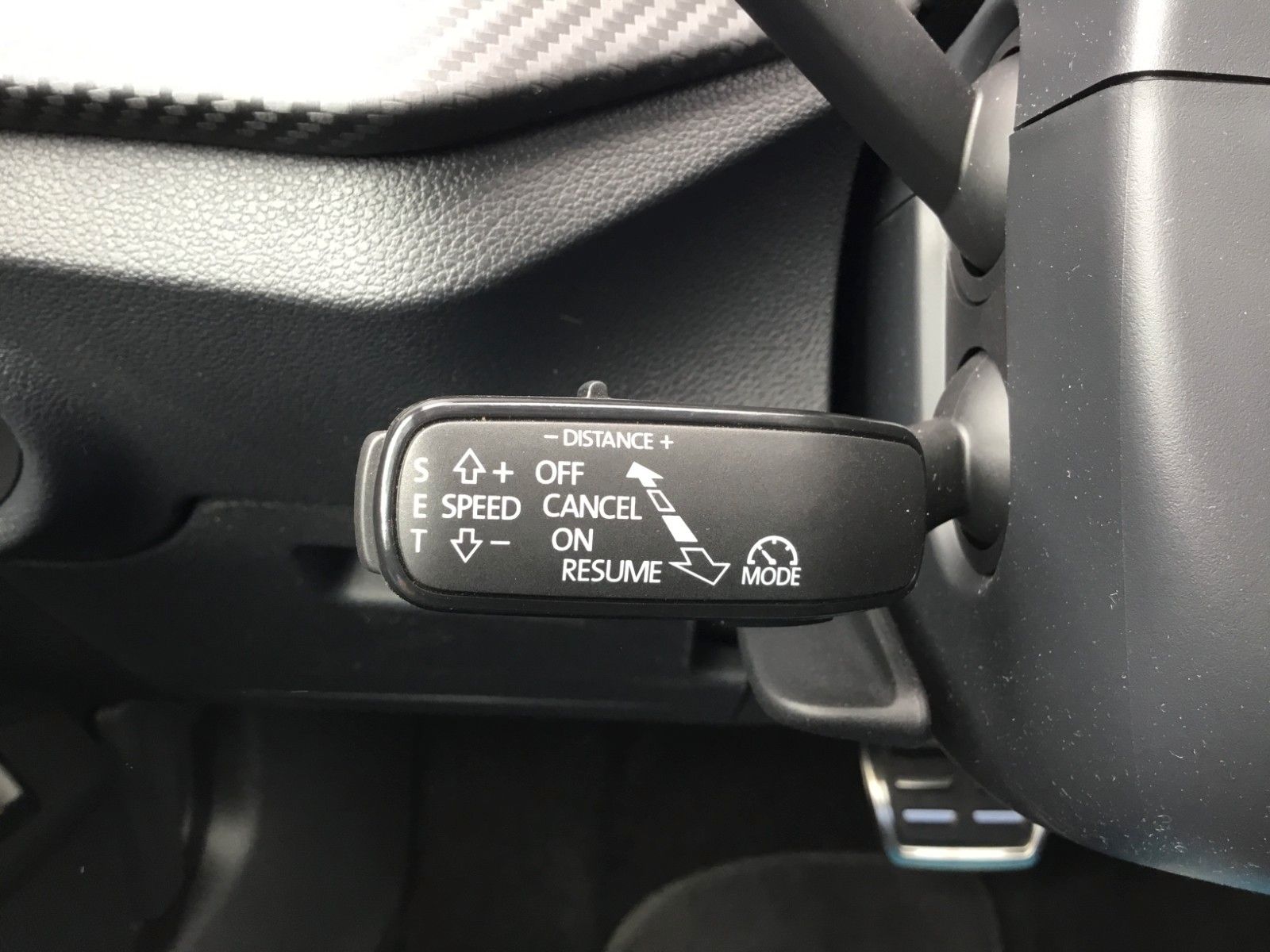 Fahrzeugabbildung SKODA Kamiq 1.5 TSI DSG Monte Carlo+AHK+Navi+Kamera