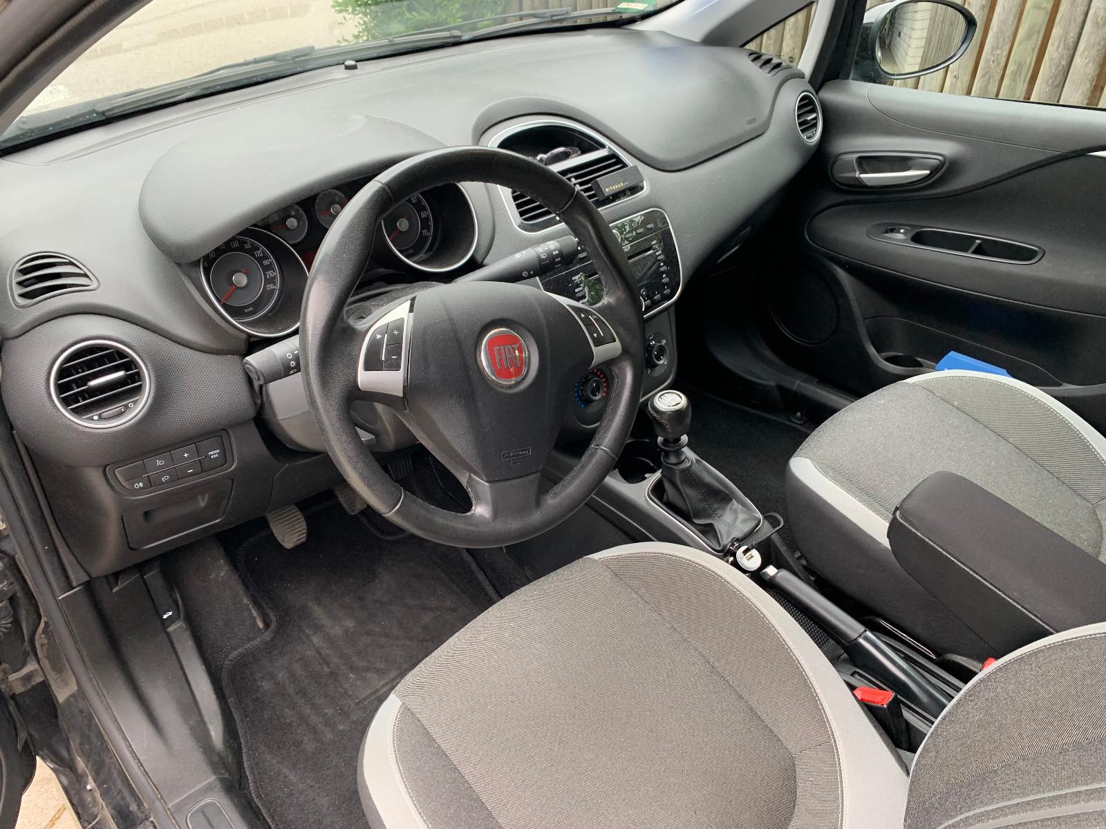 Fiat Punto 1.2 8V POP  Getriebe, Kupplung + TÜV neu 