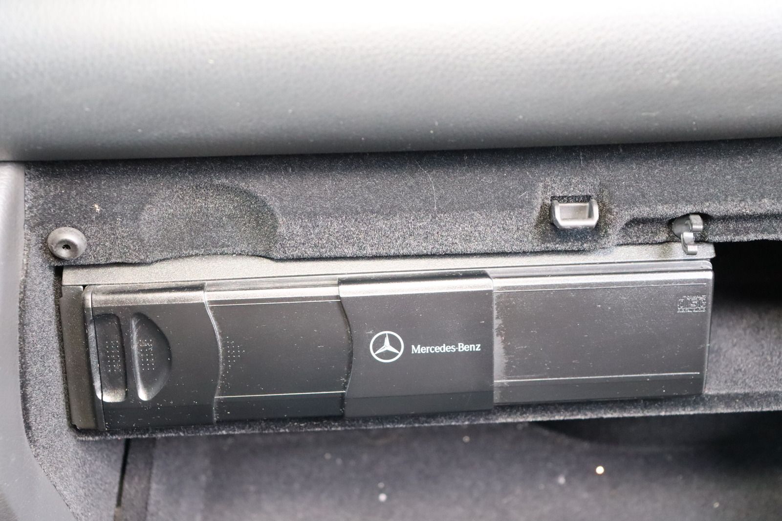 Fahrzeugabbildung Mercedes-Benz C 320 AVANTGARDE 1. Hand * Xenon * Leder * Navi