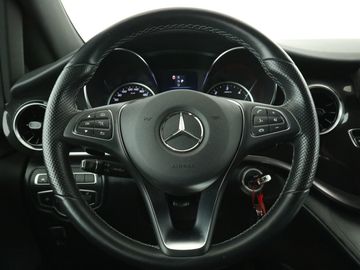 Mercedes V 220 - 11