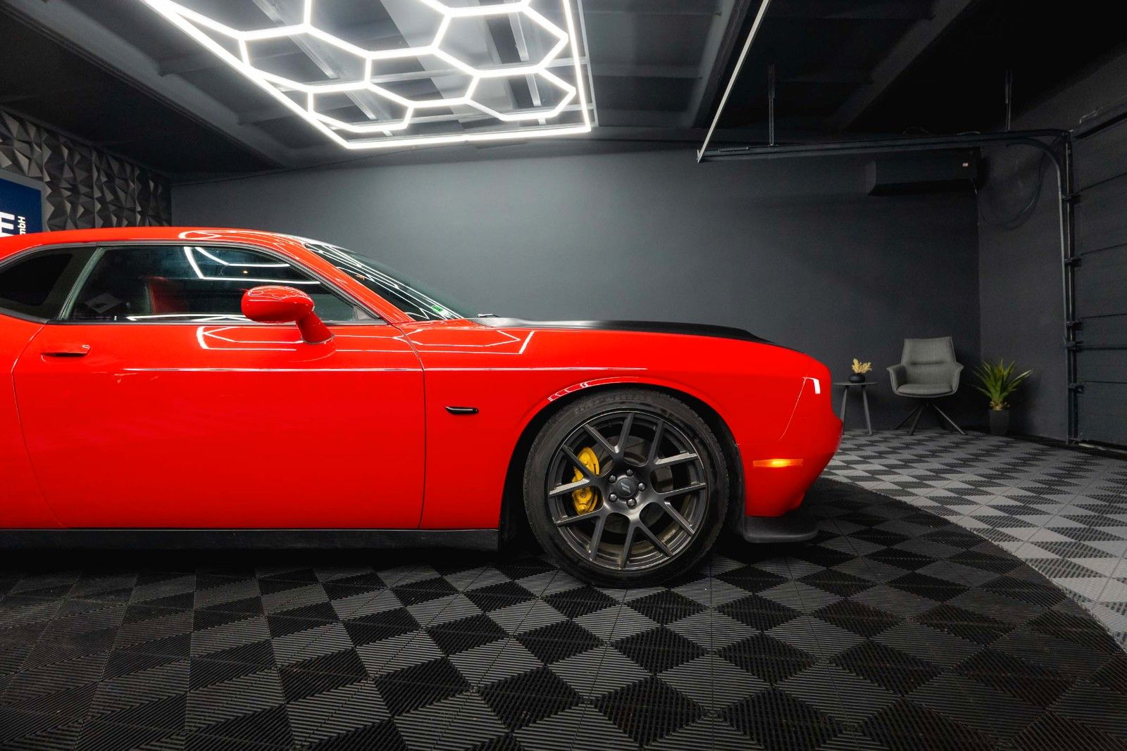 Fahrzeugabbildung Dodge Challenger 6.4 V8 SRT 392 R/T SCATPACK RED DEVIL