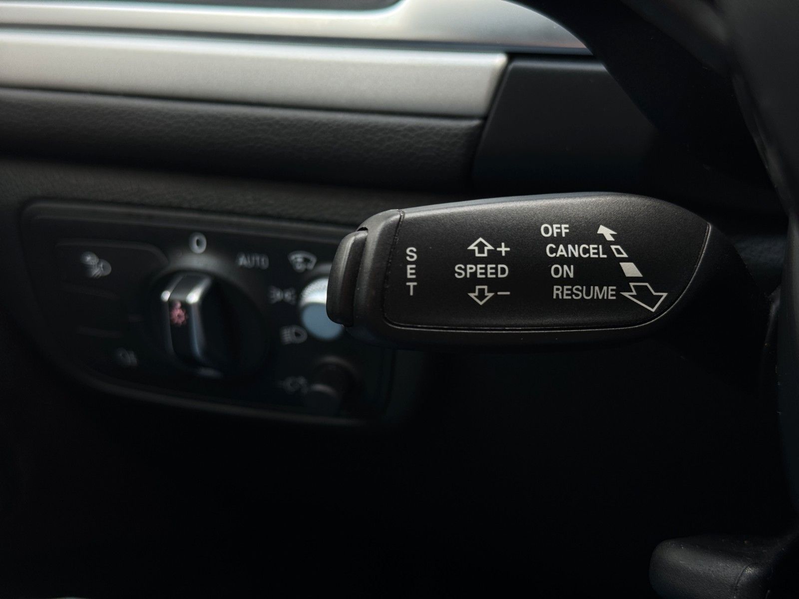 Fahrzeugabbildung Audi A6 Avant 2.0 TDI*ST-Heiz*S-Line*Pano*Head-Up*AHK