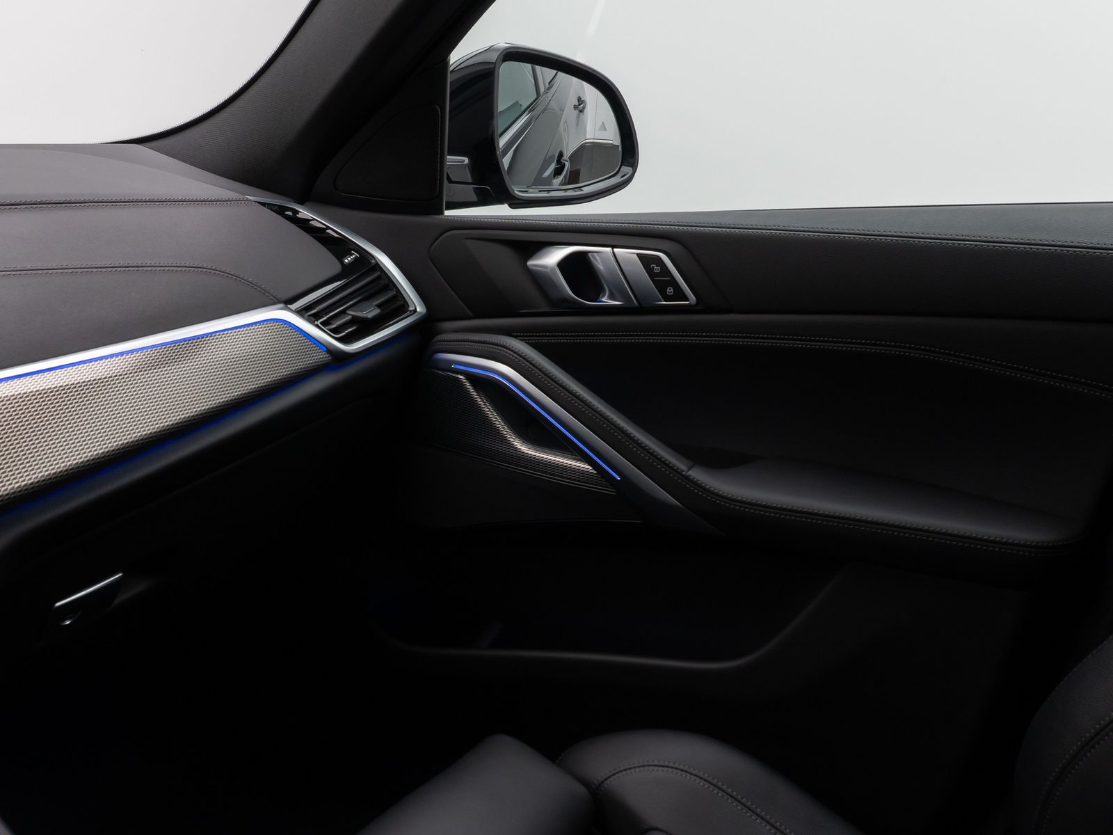 Fahrzeugabbildung BMW X6 xD40d M Sport Laser 360°HUD DAB H/K Komfort