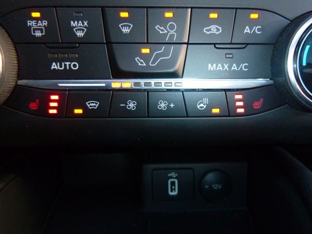 Fahrzeugabbildung Ford Focus 1,5 EcoBlue Turnier >