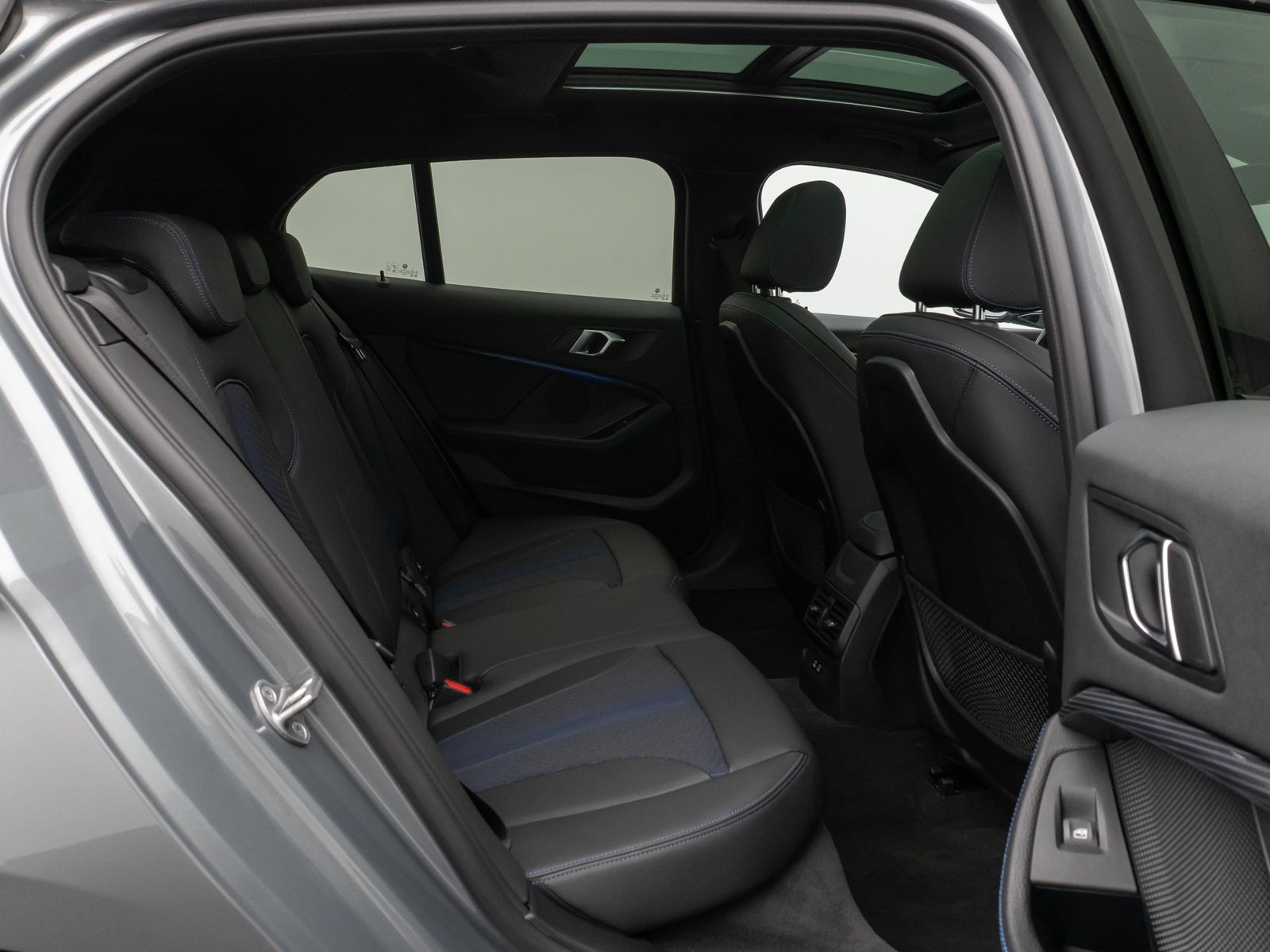 Fahrzeugabbildung BMW 120i M Sport Panorama PDC DAB Lenkrhzg Komfort