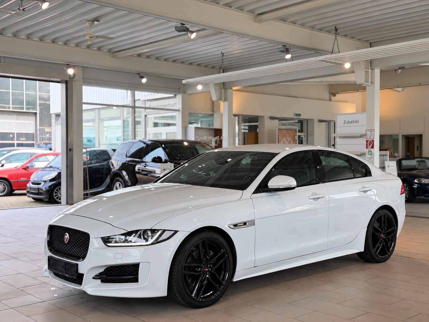 Jaguar XE R-Sport