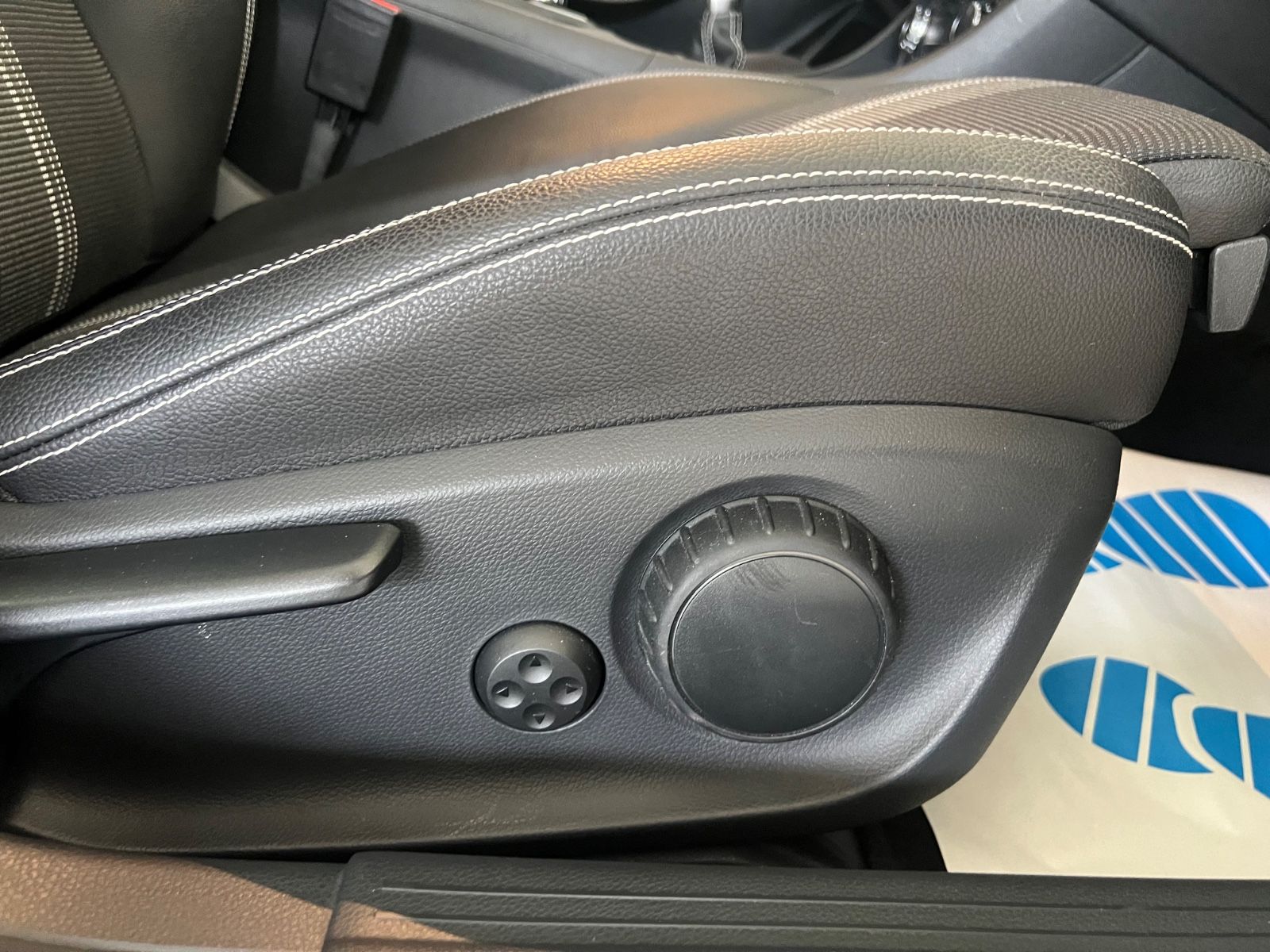 Fahrzeugabbildung Mercedes-Benz GLA 200 * SPORT-LINE URBAN * 1.HAND *