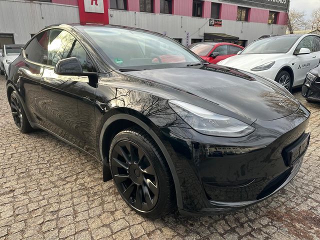 Tesla Model Y Basis RWD 220kW LED Pano WinterP AMD