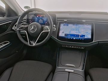 Mercedes E 220 - 6