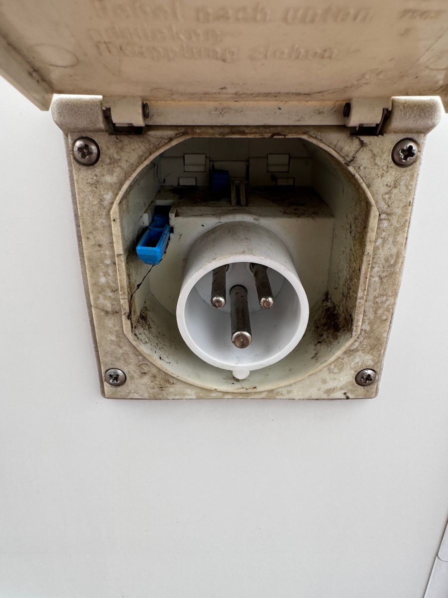 Fahrzeugabbildung Chausson Flash 02 Ford Transit 2.2 KAMERA STANDHEIZUNG TV