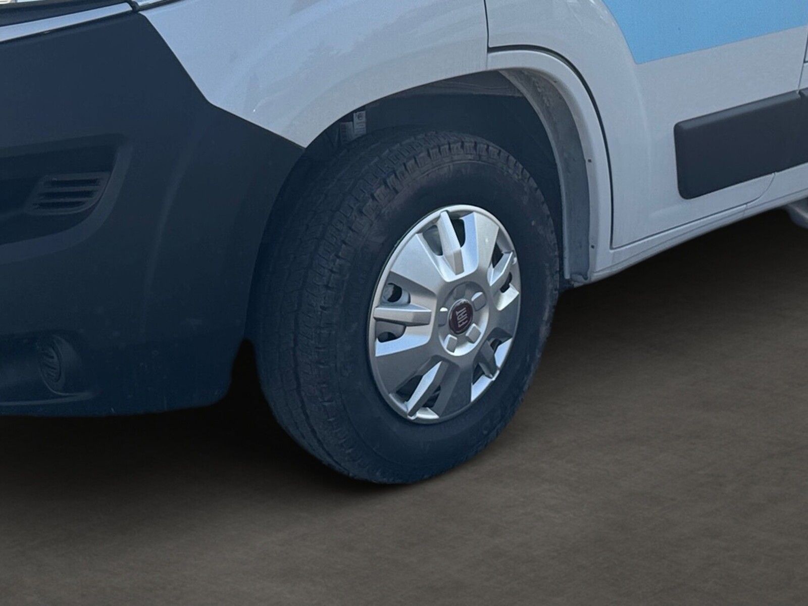 Fahrzeugabbildung Chausson Van 540 GOLDEN LINE DÖRR EDIT Markise Solar RK