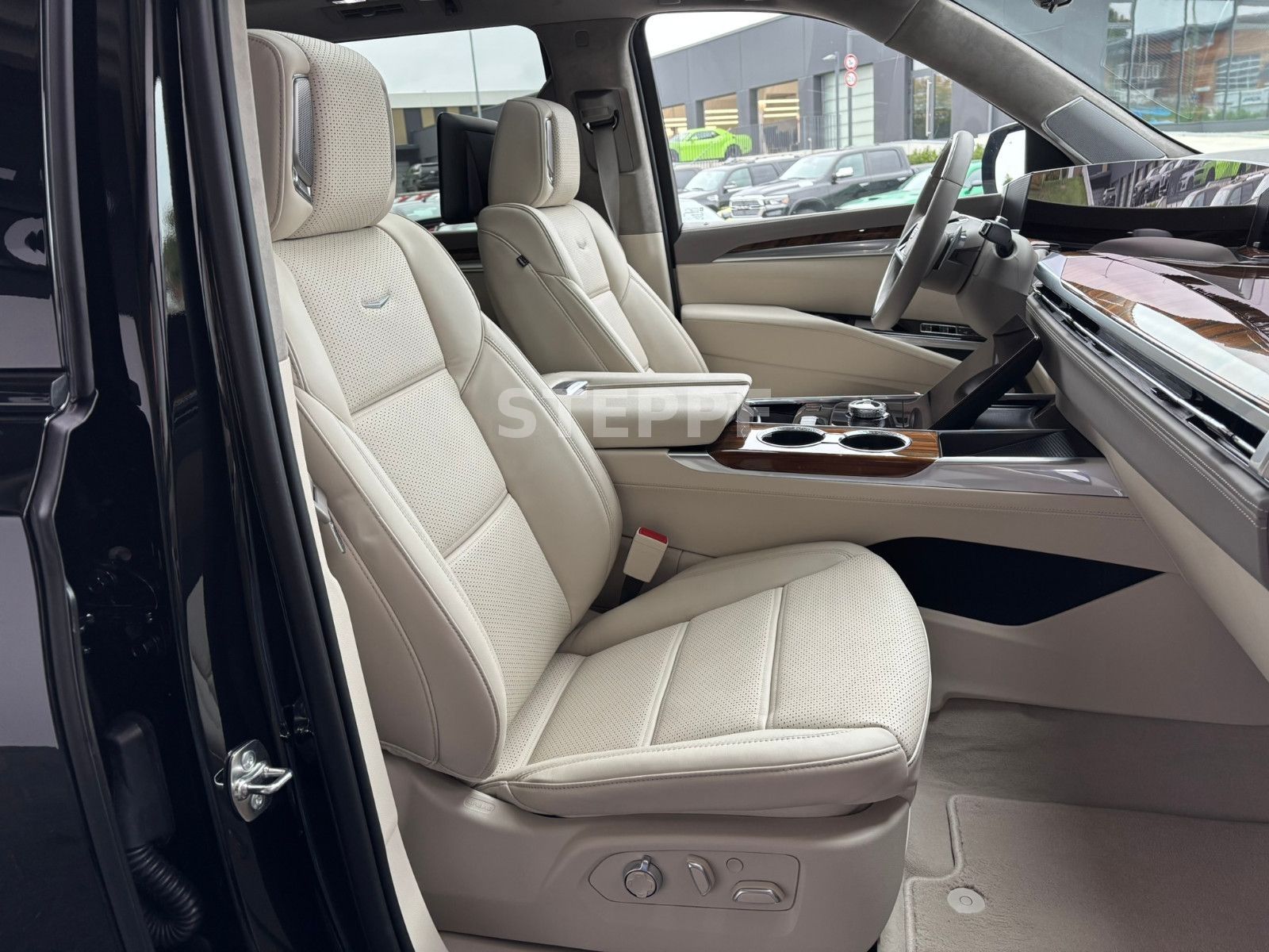 Cadillac Escalade FACELIFT MY26 6.2 V8 Sport Platinum 24"