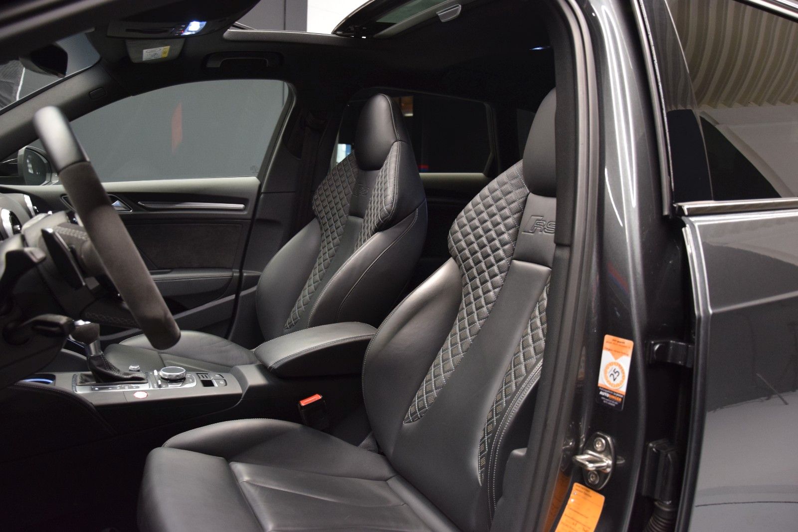 Fahrzeugabbildung Audi RS3 Sportback 2.5 TF quattro Pano B&O Schale ACC