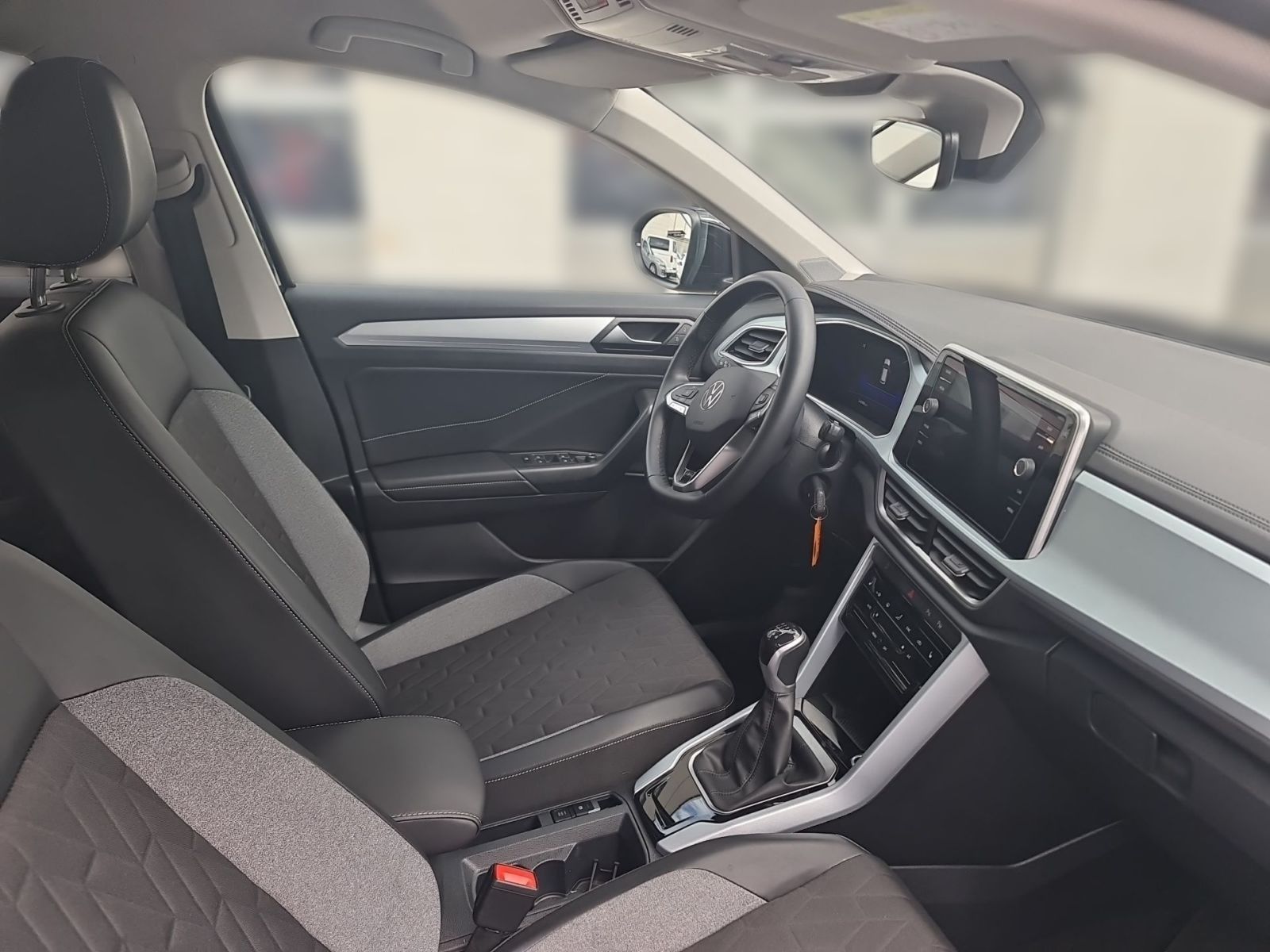 Volkswagen T-Roc - Bild 12