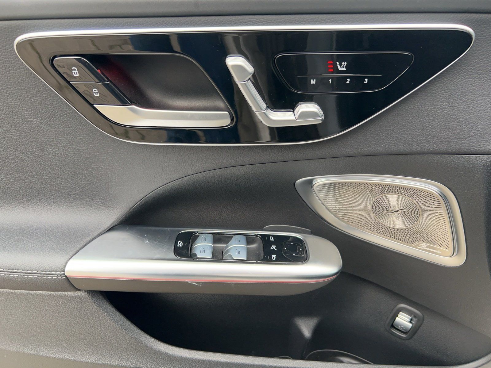 Fahrzeugabbildung Mercedes-Benz C 300d T AMG Pano DISTRO Burme AHK Digital 360°