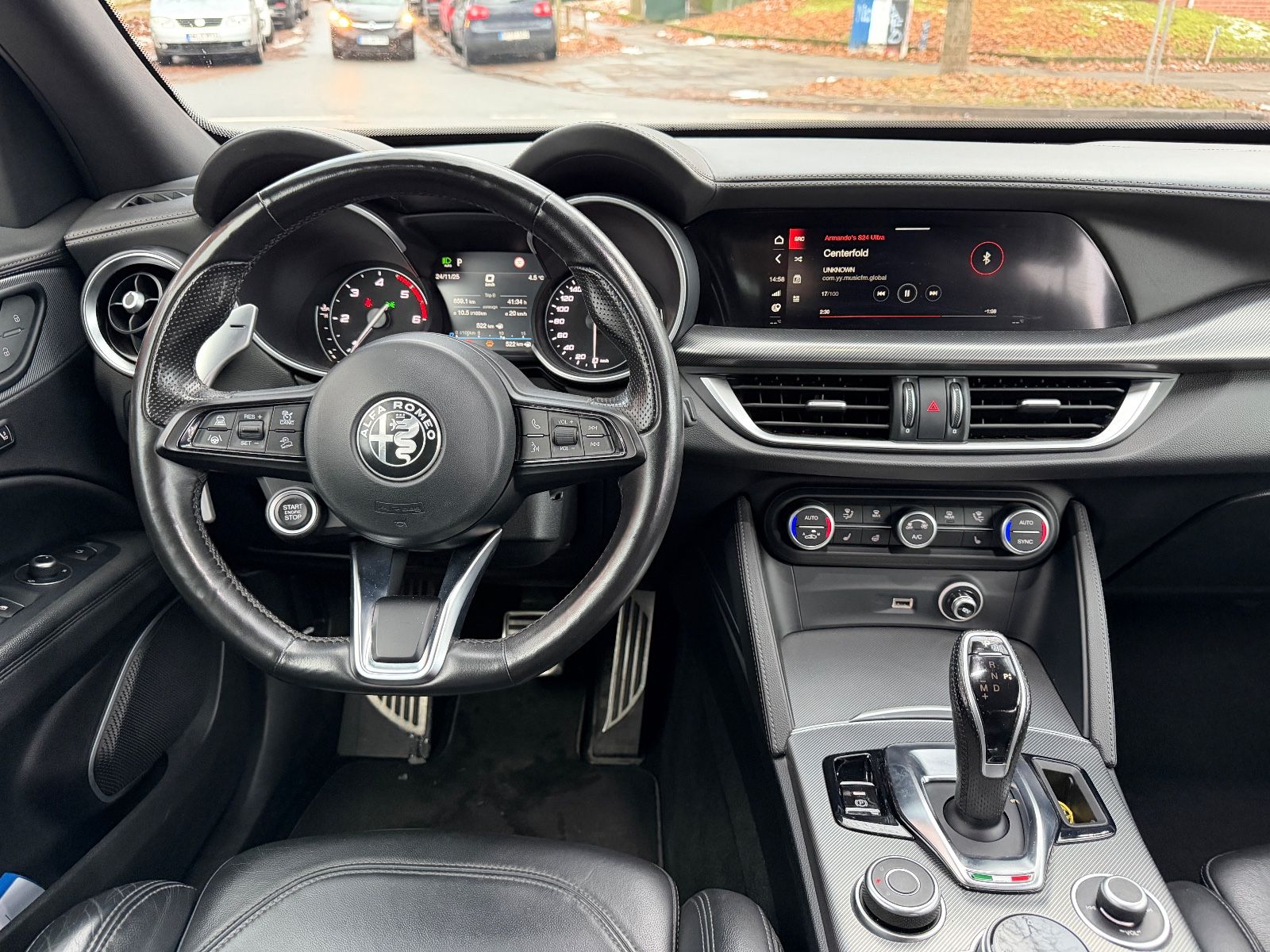 Fahrzeugabbildung Alfa Romeo Stelvio Veloce Q4*LED*LEDER*MEMO*SOUNDTHEATRE