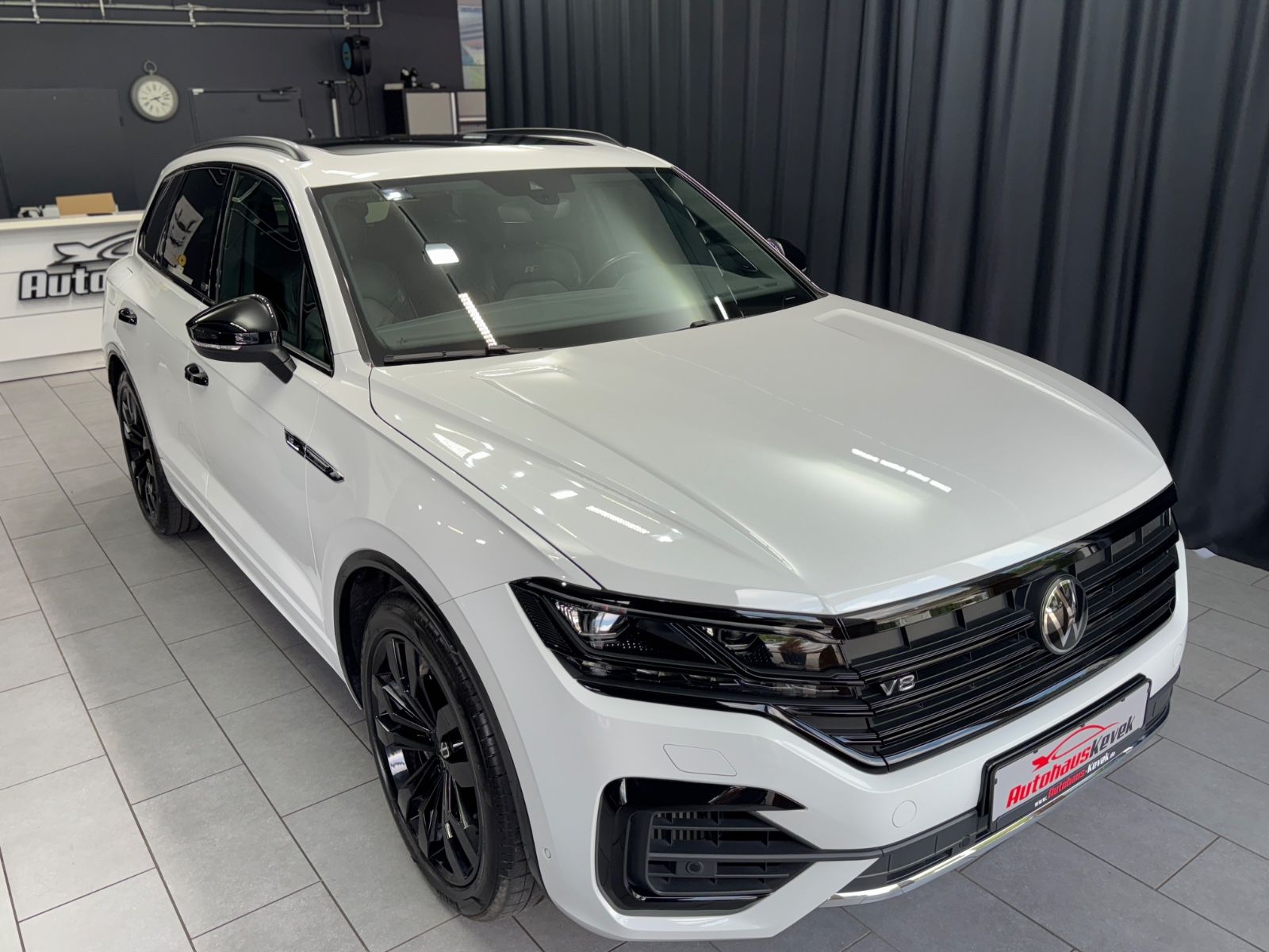 Fahrzeugabbildung Volkswagen Touareg 4.0 V8 TDI RLine|4Motion|MASSAGE|AHK|DYN