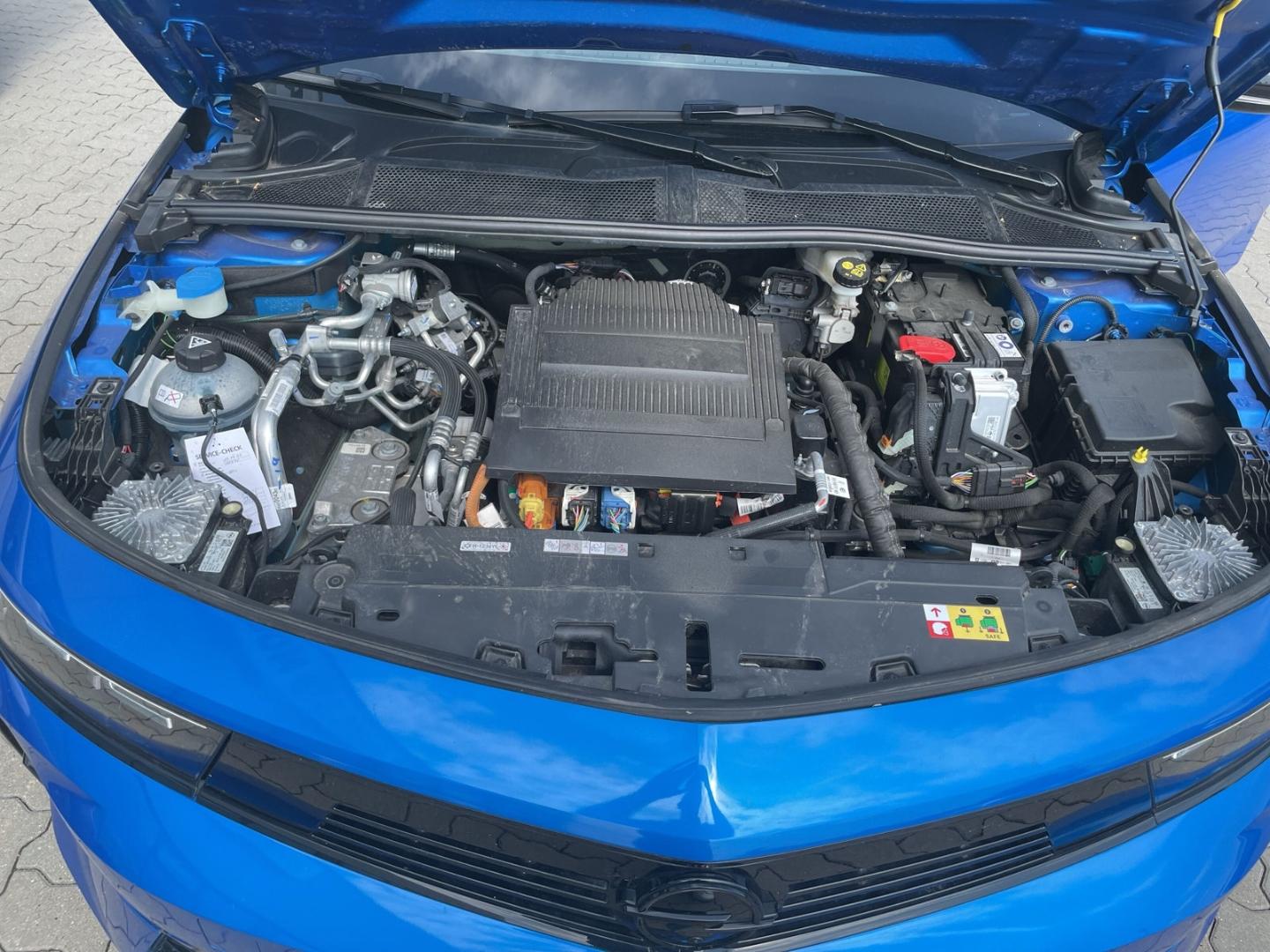 Opel Astra Electric Ultimate Pano ACC 360° Alcantara