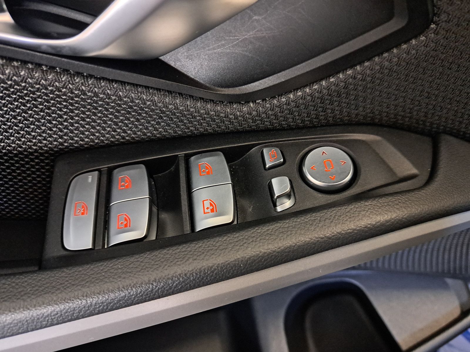 BMW 318d LCI*Adapt.LED*Curved*HiFi*HUD*RFK foto 18