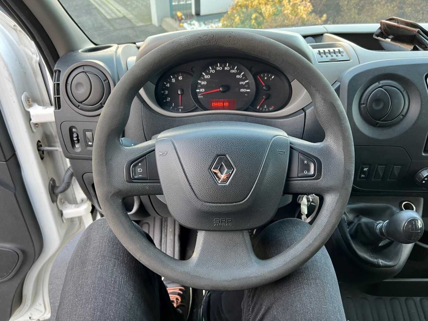 Fahrzeugabbildung Renault Master 2.3 dCi / France Elevateur 121FT, 12m