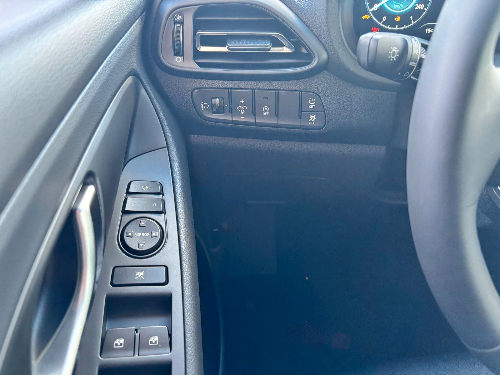 Fahrzeugabbildung Hyundai i30 Advantage Plus-Paket Toterwinkel/Navi!