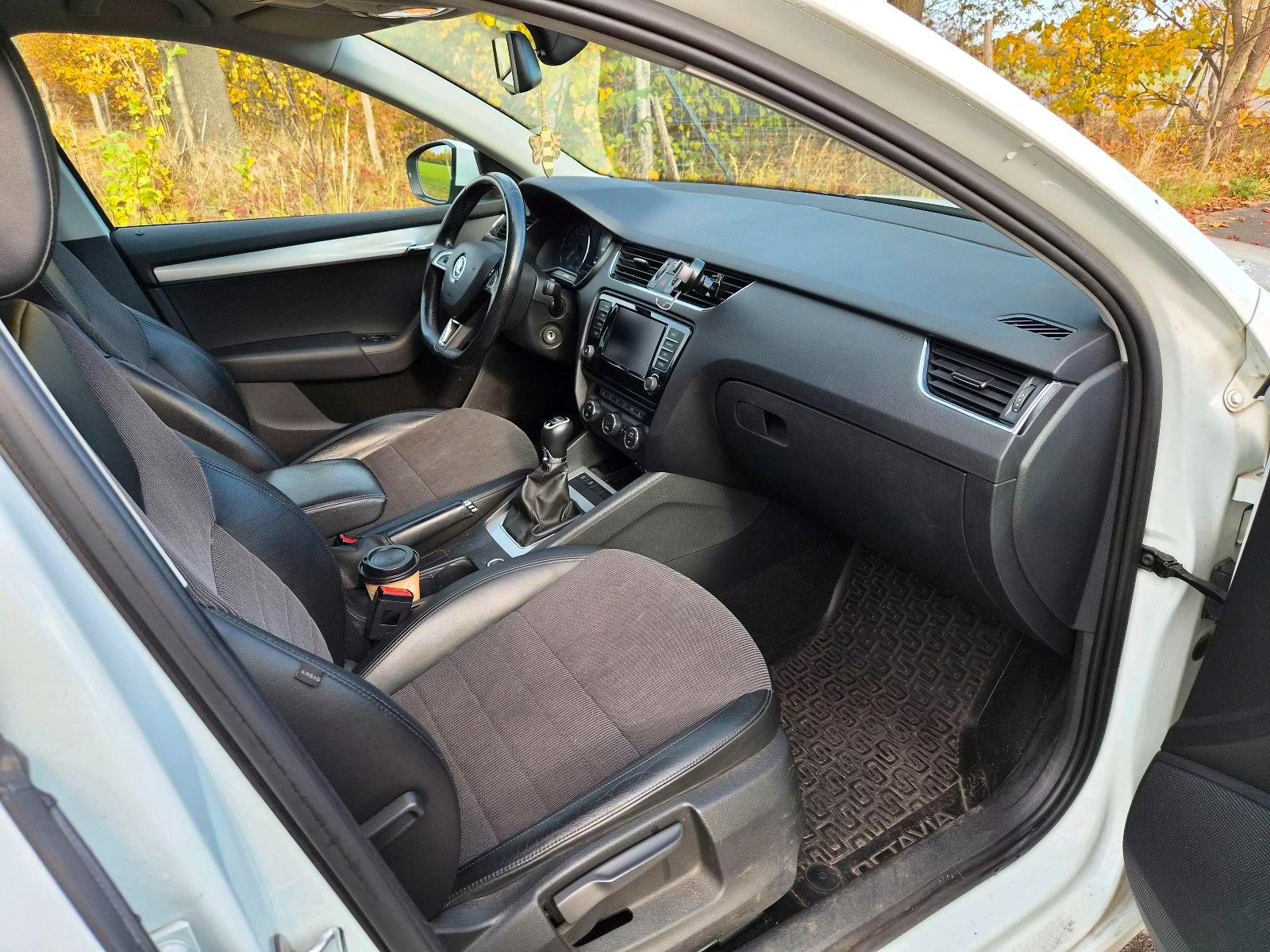 Skoda Octavia 2015 — фото 9