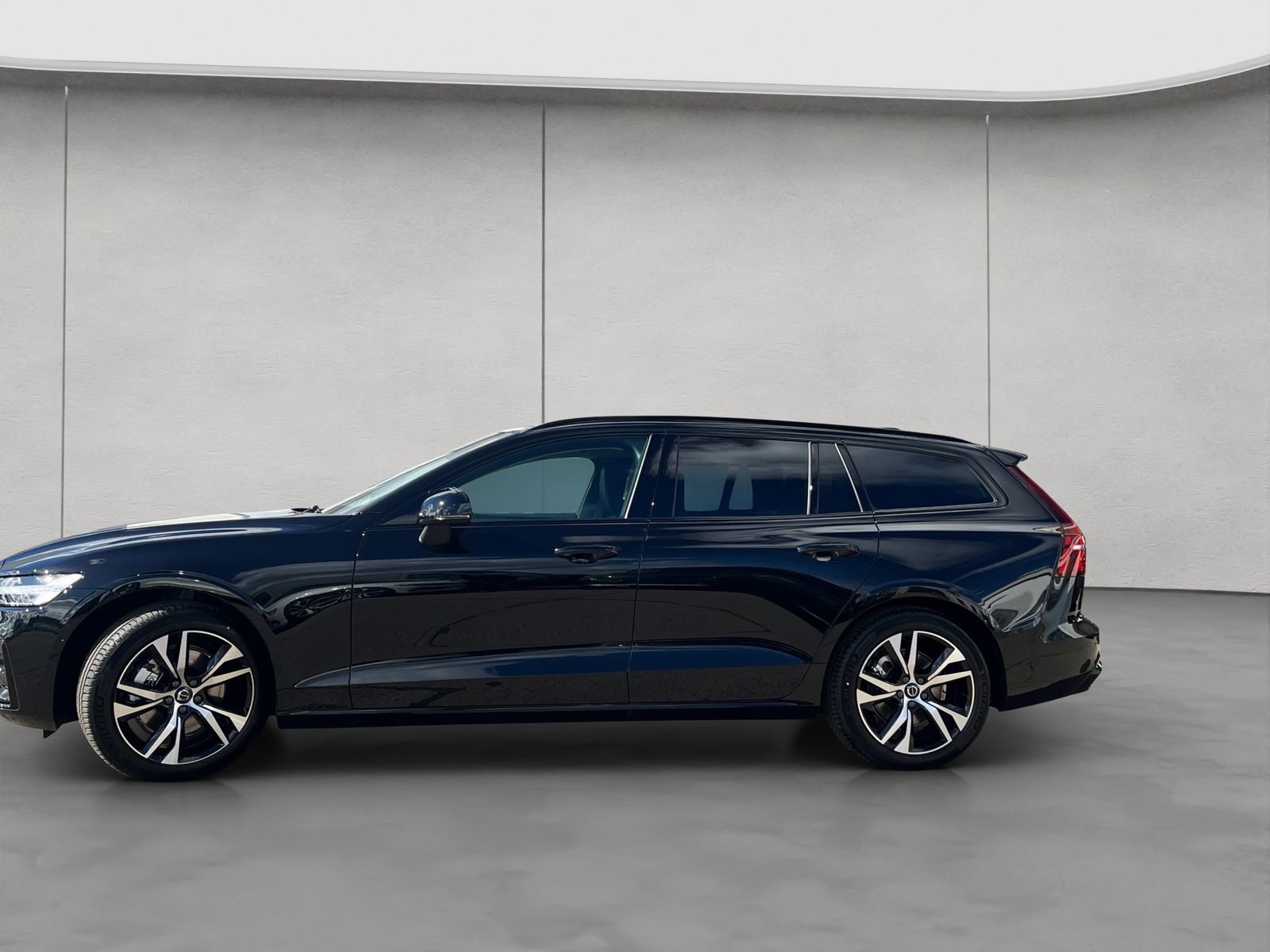 Volvo V60 B4 B Plus Dark