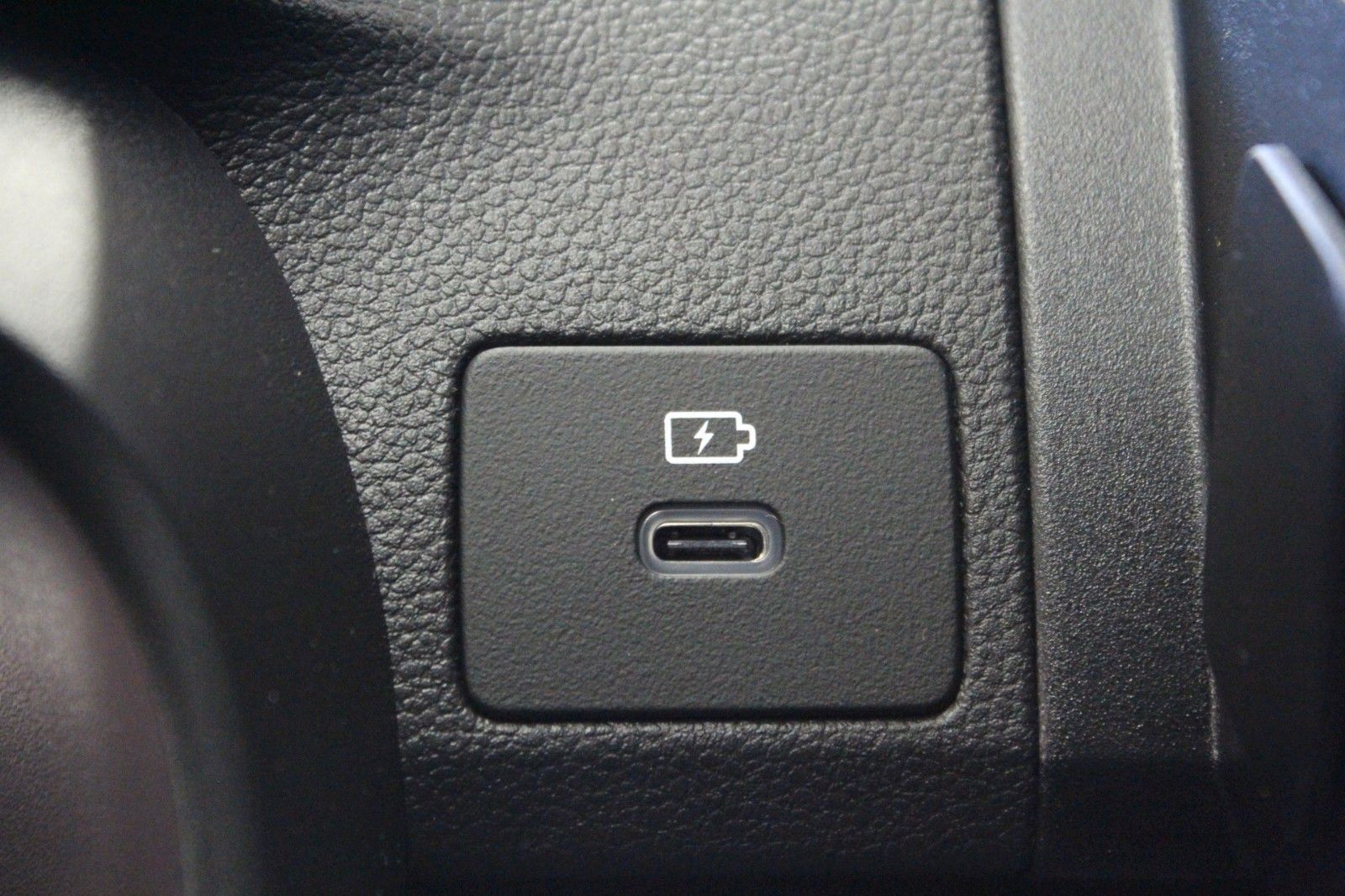 Fahrzeugabbildung Dacia Sandero TCe 100 Expression*Winterpaket* *MJ 2026