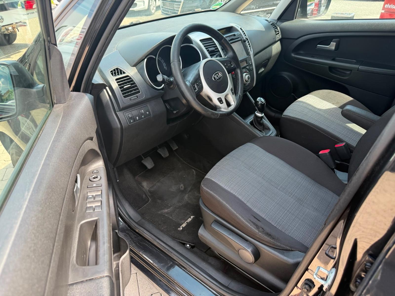 Kia Venga 2013 — photo 7