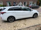 Hyundai i30 blue 1.6 CRDi PASSION PASSION - Hyundai i30 Passion mit Diesel-Antrieb