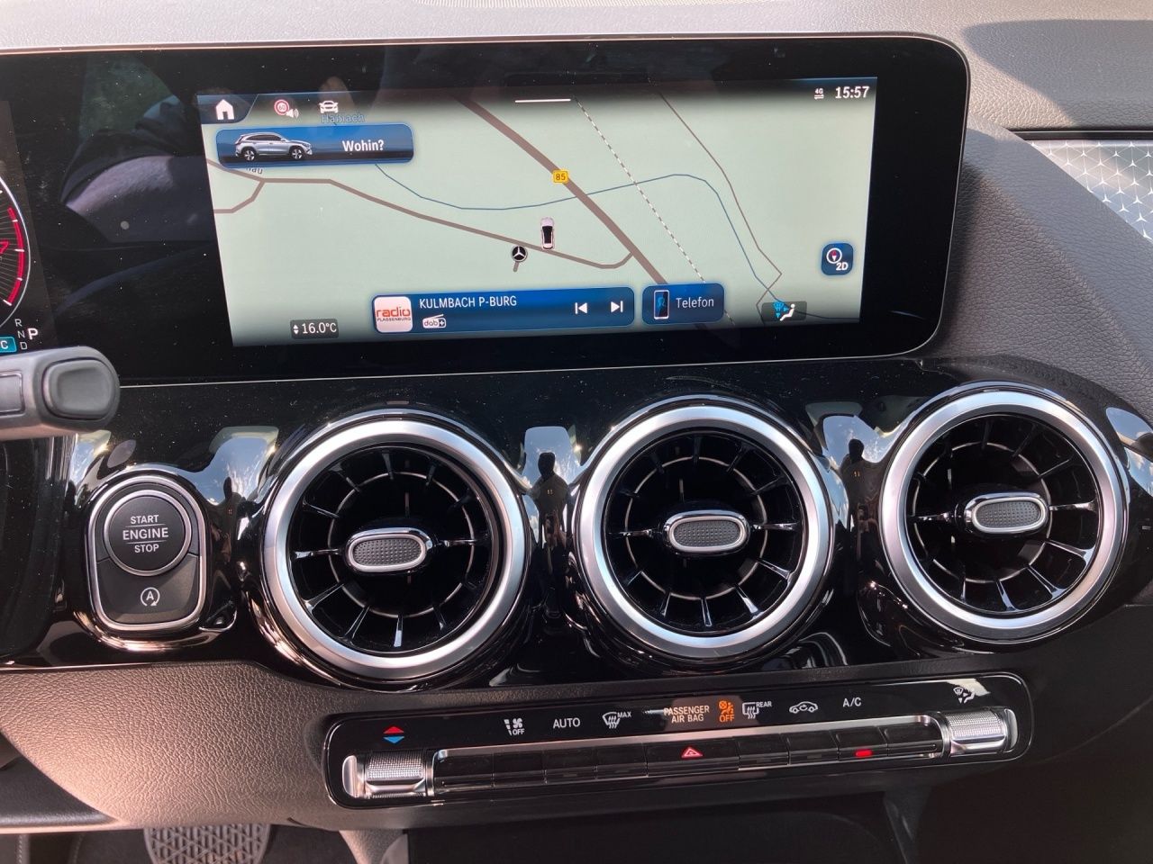 Fahrzeugabbildung Mercedes-Benz GLA 180 PROGRESSIVE+LENKRHZ+EL.HECKKL+LED+KAMERA
