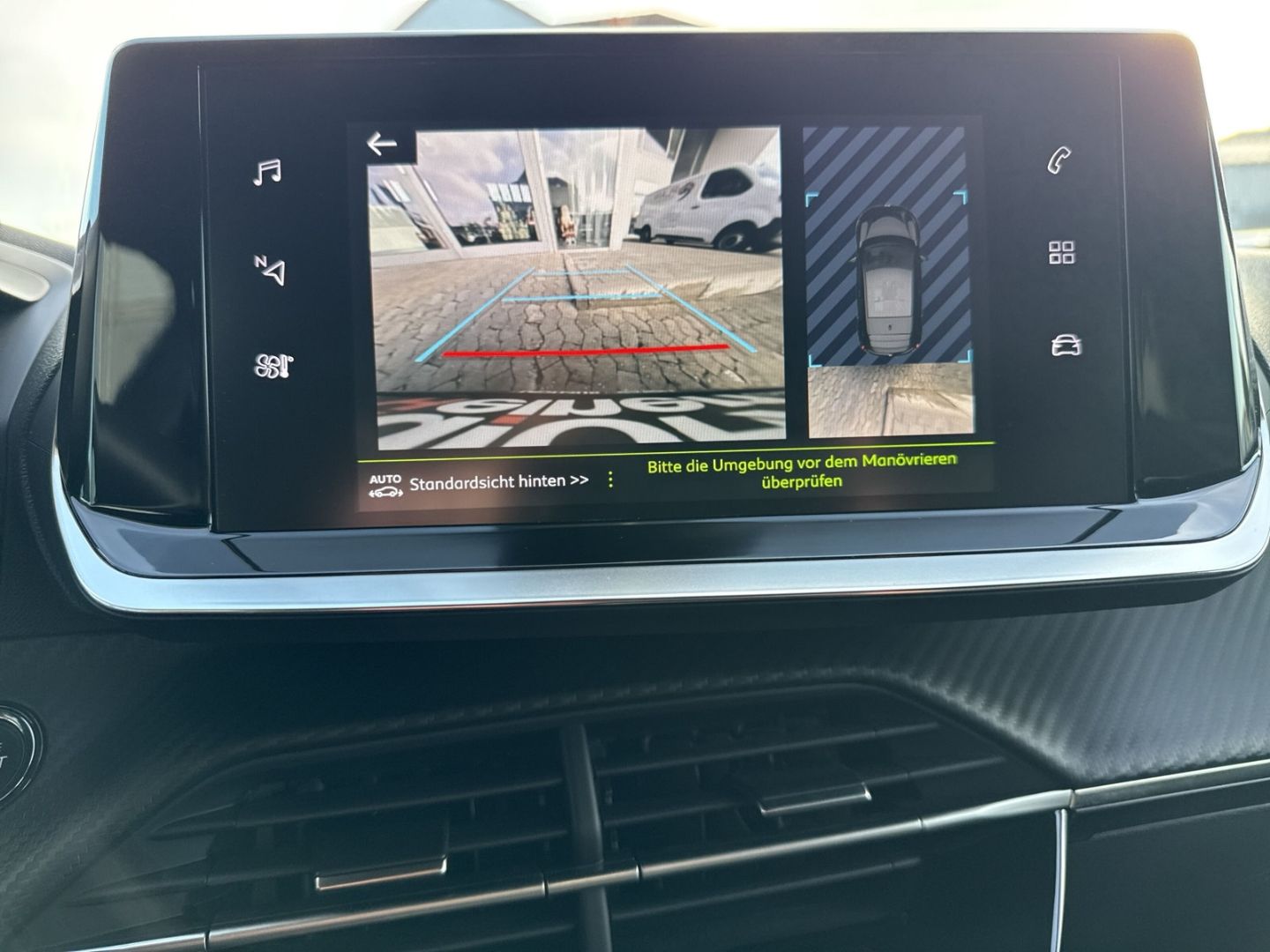 Fahrzeugabbildung Peugeot 208 GT 1.2 PureTech 100 Navi LED ACC Klimaautom