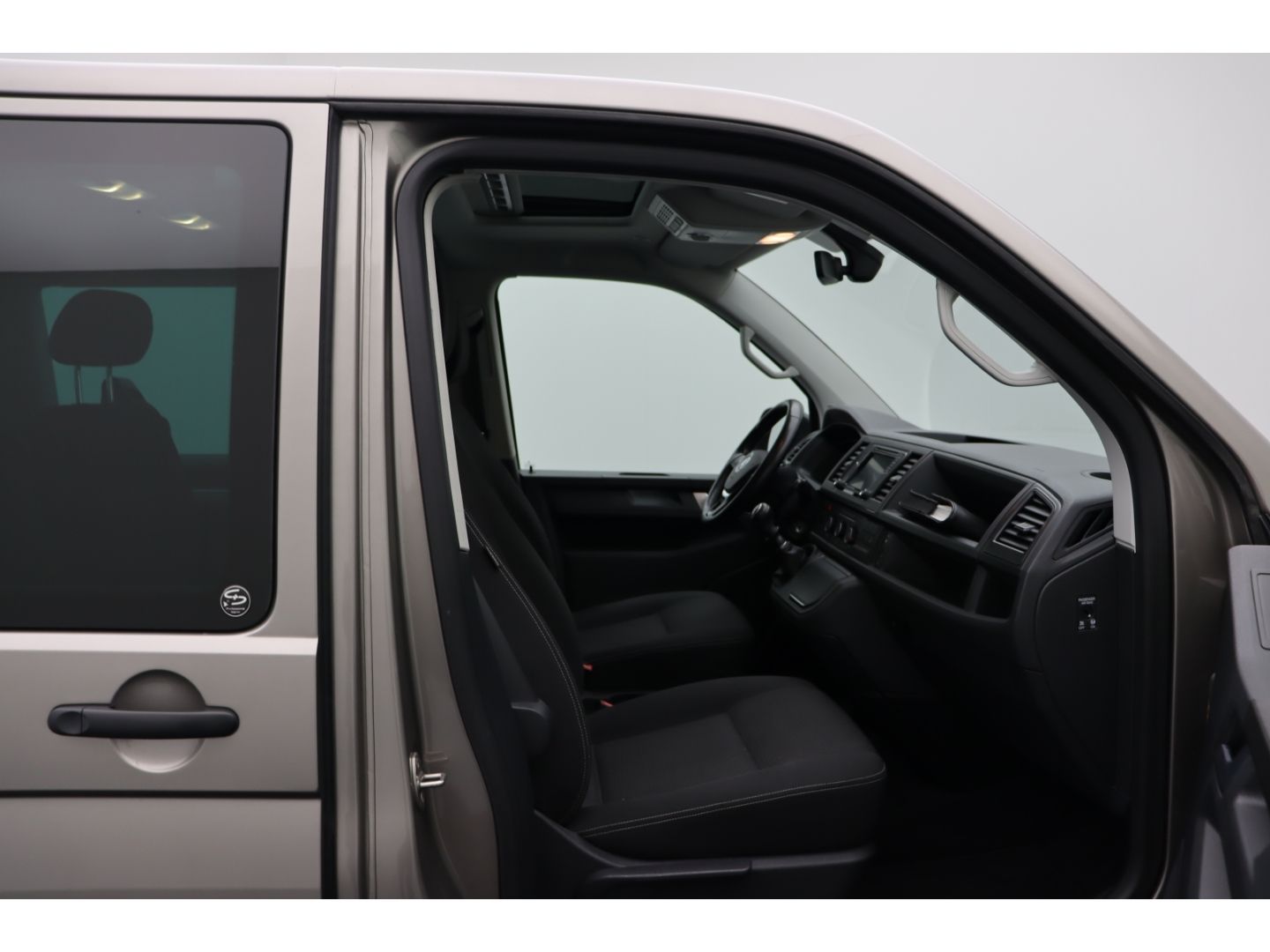 Fahrzeugabbildung Volkswagen T6.1 Multivan Trendline Pano Elektr. Schiebetür