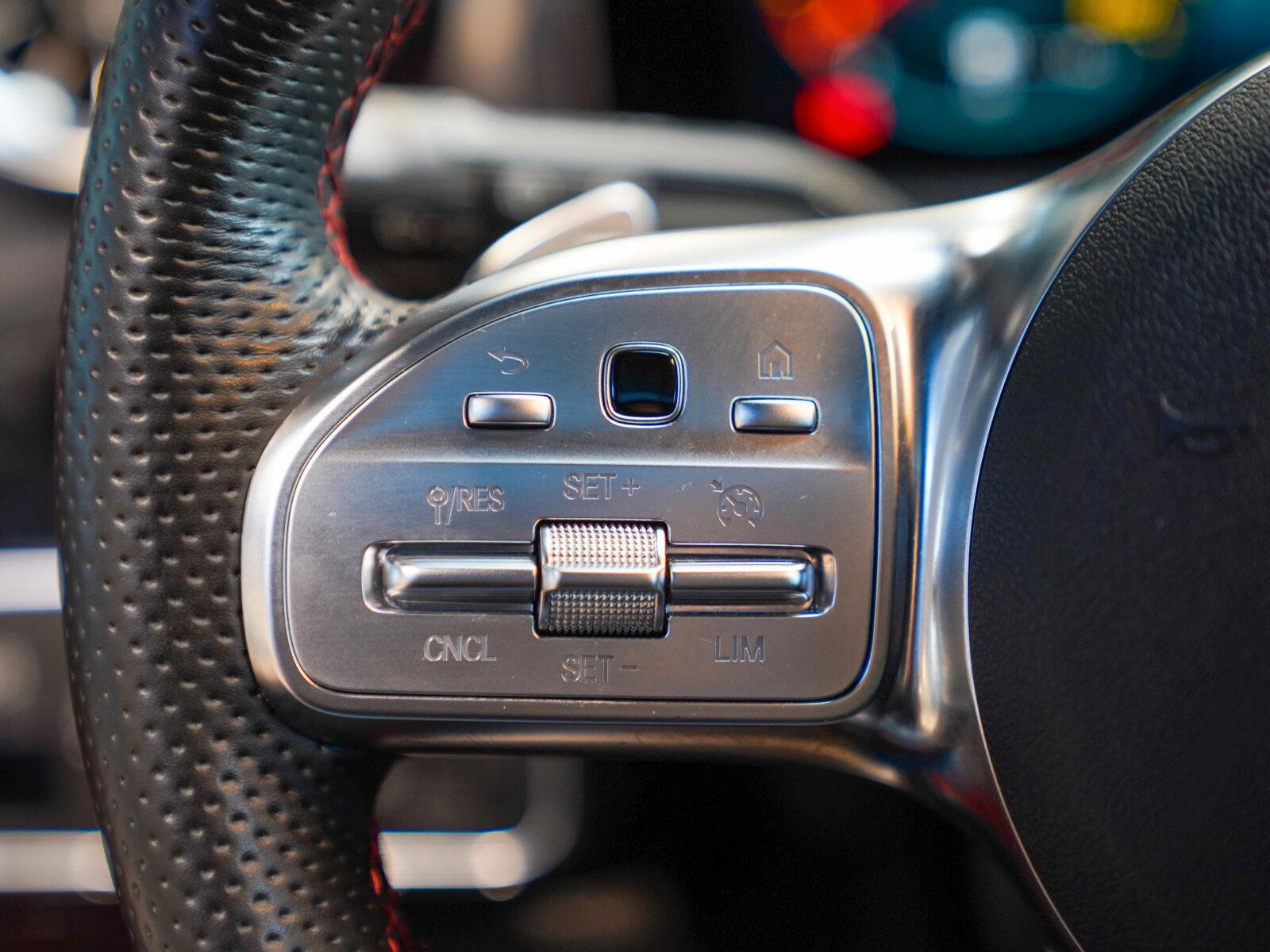Mercedes-Benz CLA 200 SB AMG Line Night KEYLESS Panorama LED