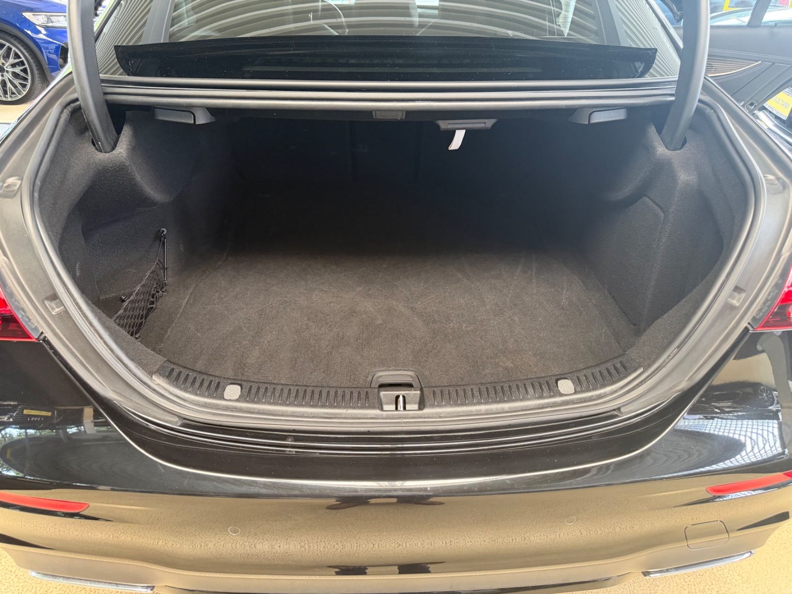 Fahrzeugabbildung Mercedes-Benz E 400 4Matic*AMG-Line*Burmester