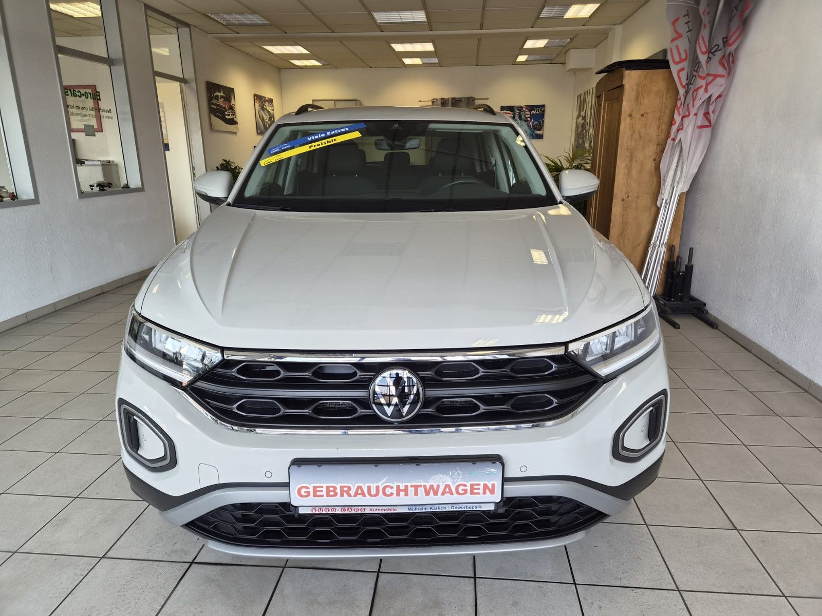 Fahrzeugabbildung Volkswagen T-Roc Life / NAVI / AHK / DIGITAL