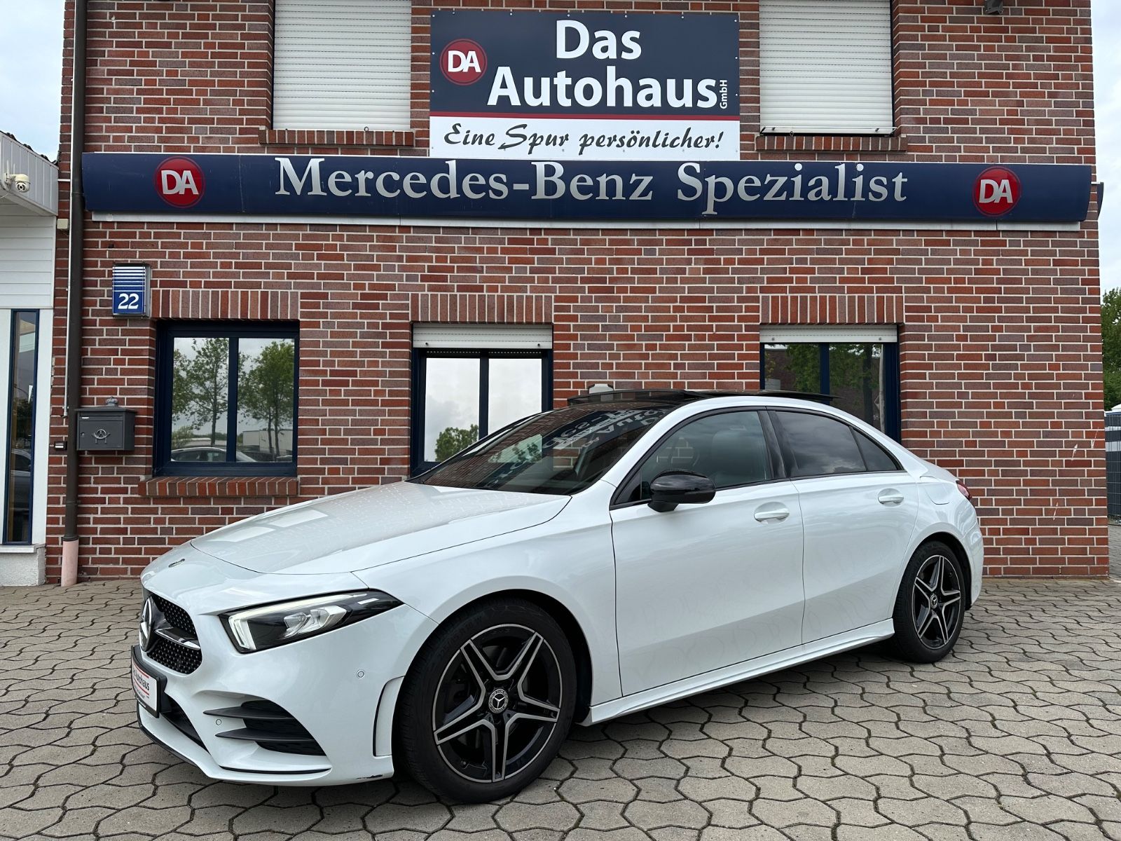 MERCEDES-BENZ A 250 Lim AMG*PANO*WIDE*NIGHT*AMBIENTE*RFK*