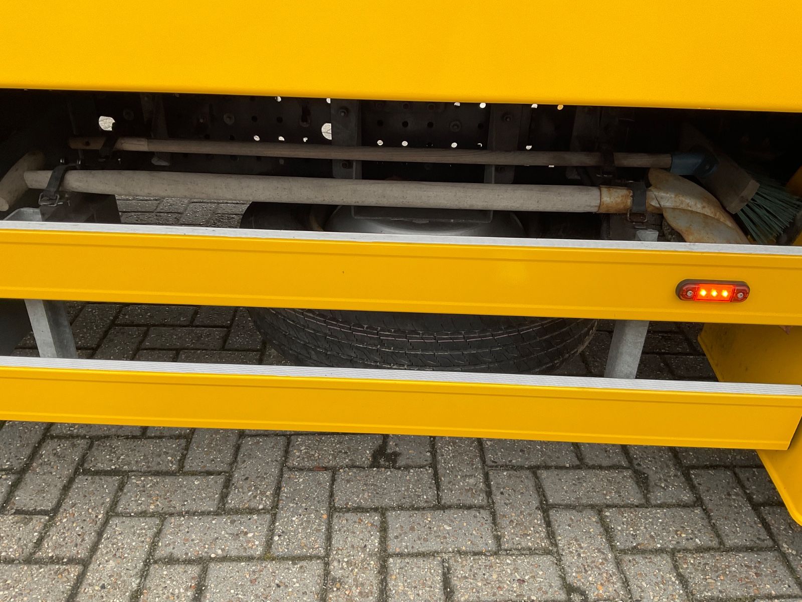 Fahrzeugabbildung Mitsubishi Fuso Canter,Abschleppbrille,Fahrzeugplateau