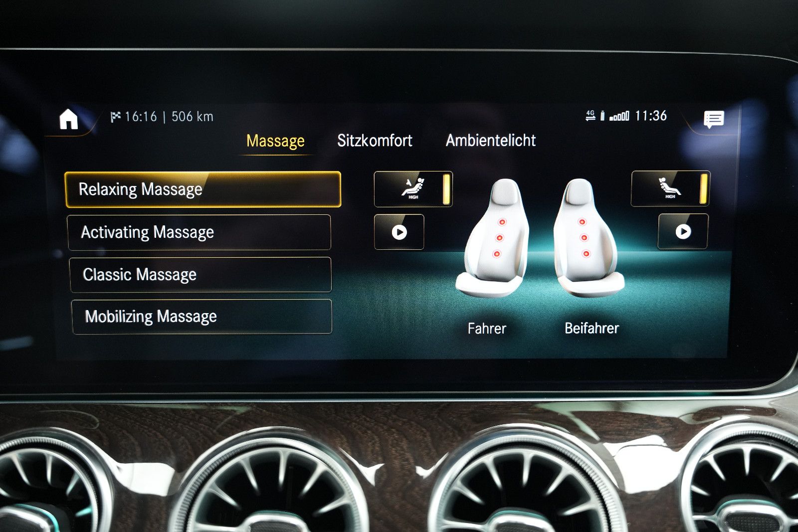 Fahrzeugabbildung Mercedes-Benz E 450 Cabrio AMG/BURMESTER/HUD/AMBIENTE/MASSAGE/