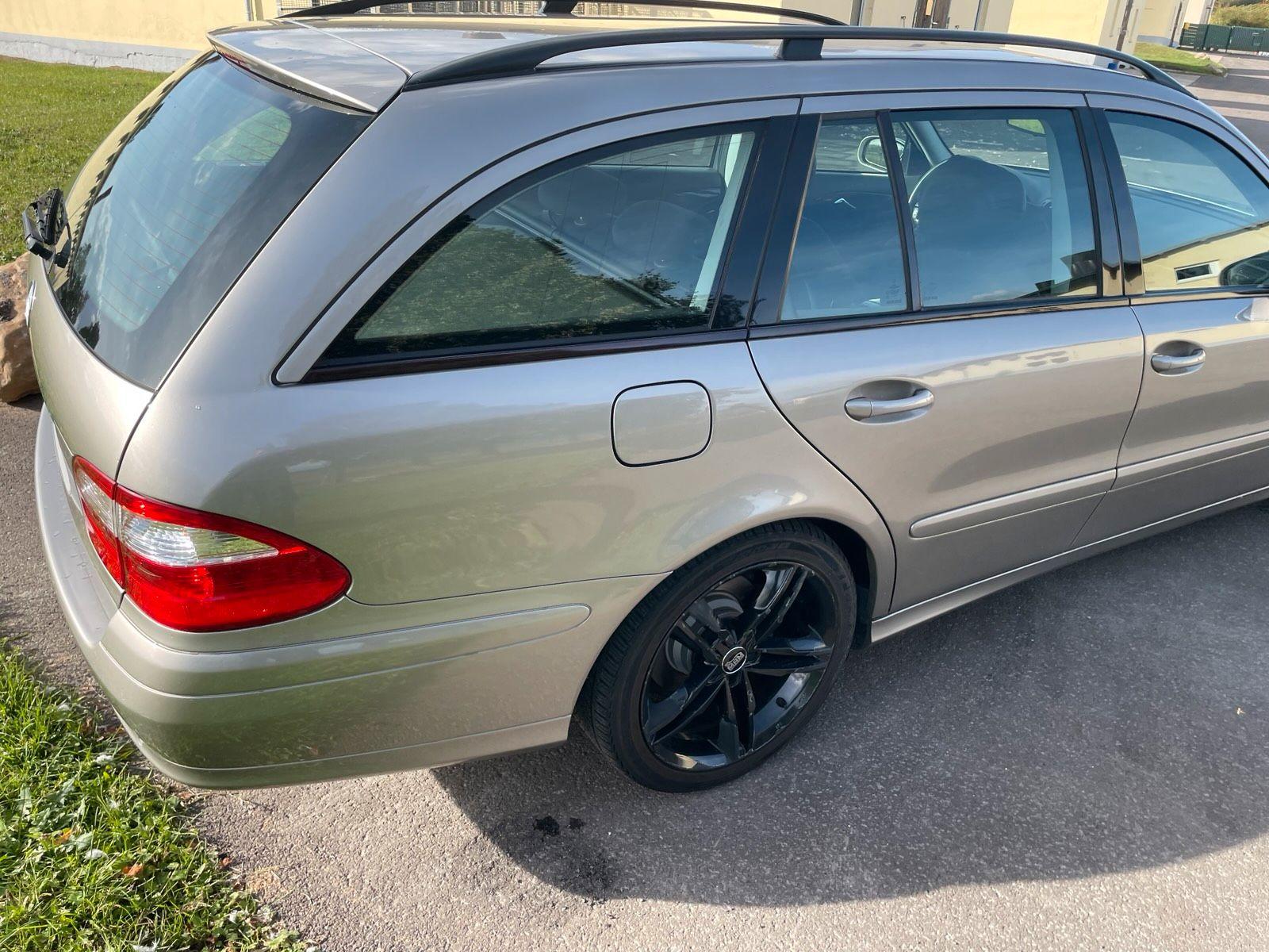 Mercedes-Benz E200 2005 — photo 9
