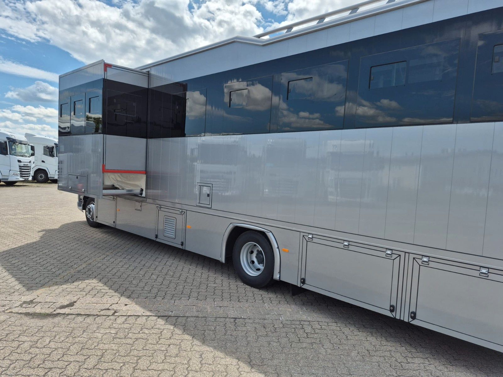 Fahrzeugabbildung DAF XB 290 FA