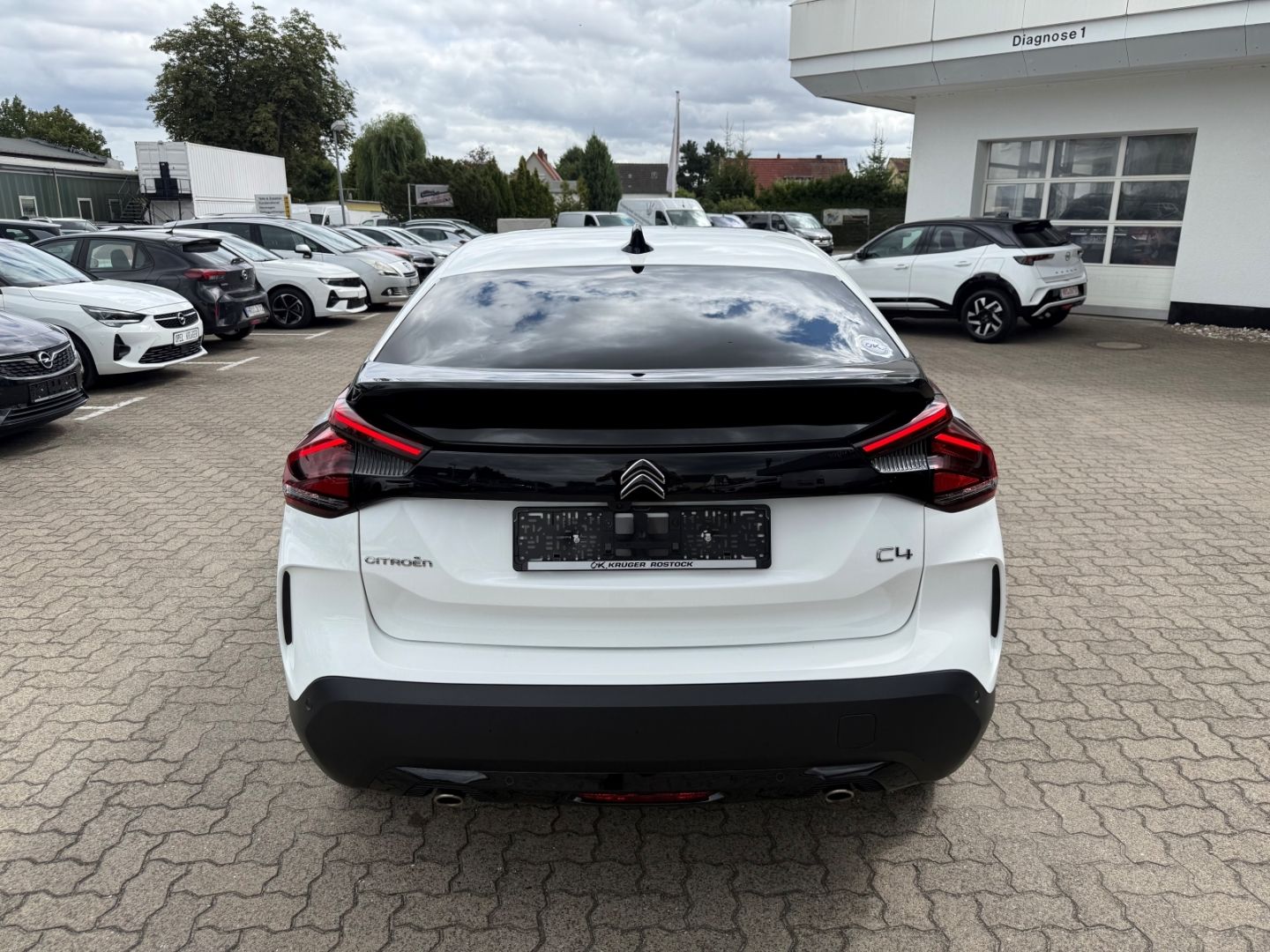 Fahrzeugabbildung Citroën C4 Shine SHZ+LHZ+Kamera+Allwetter